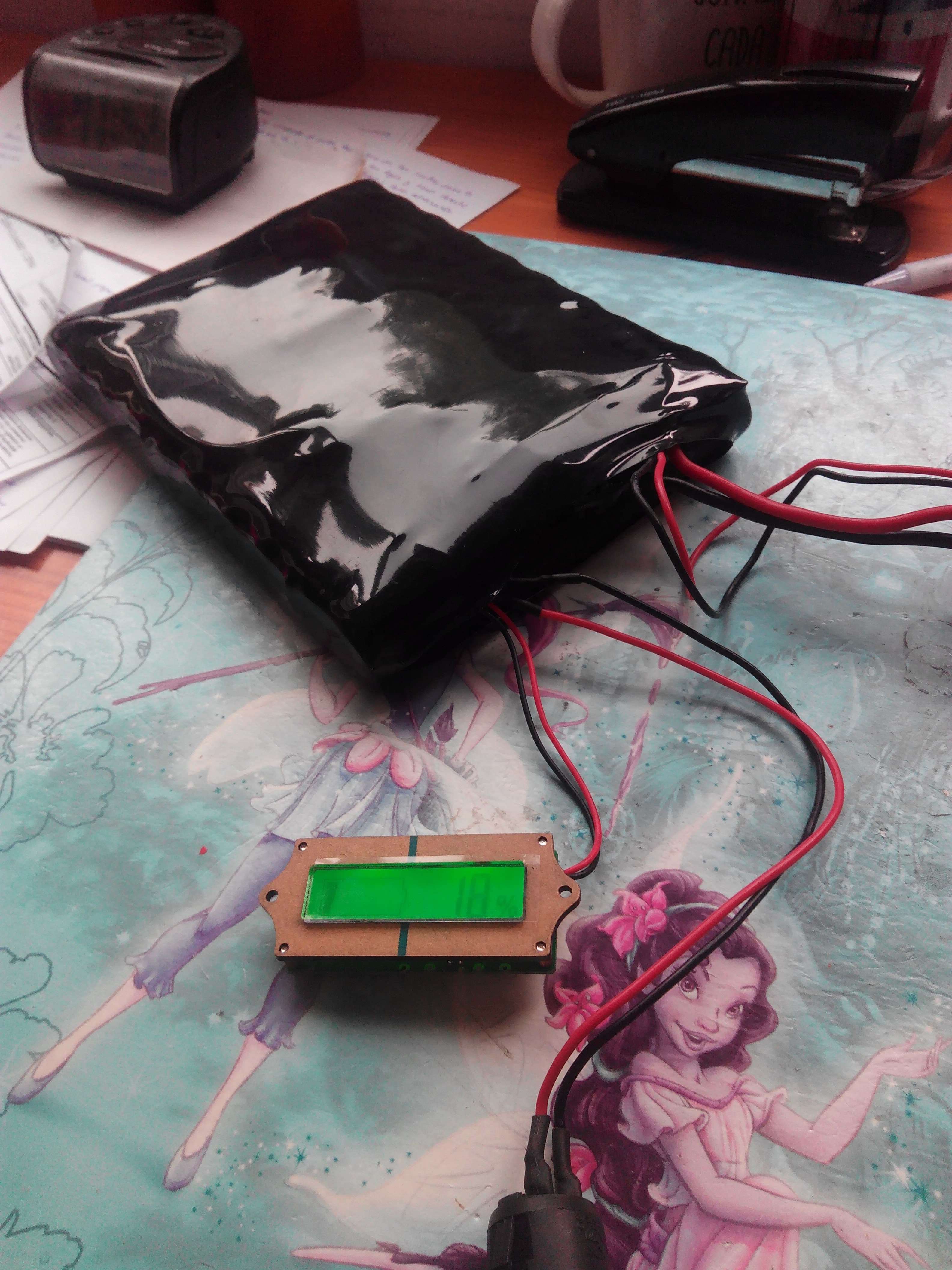 Pantalla LCD de voltaje