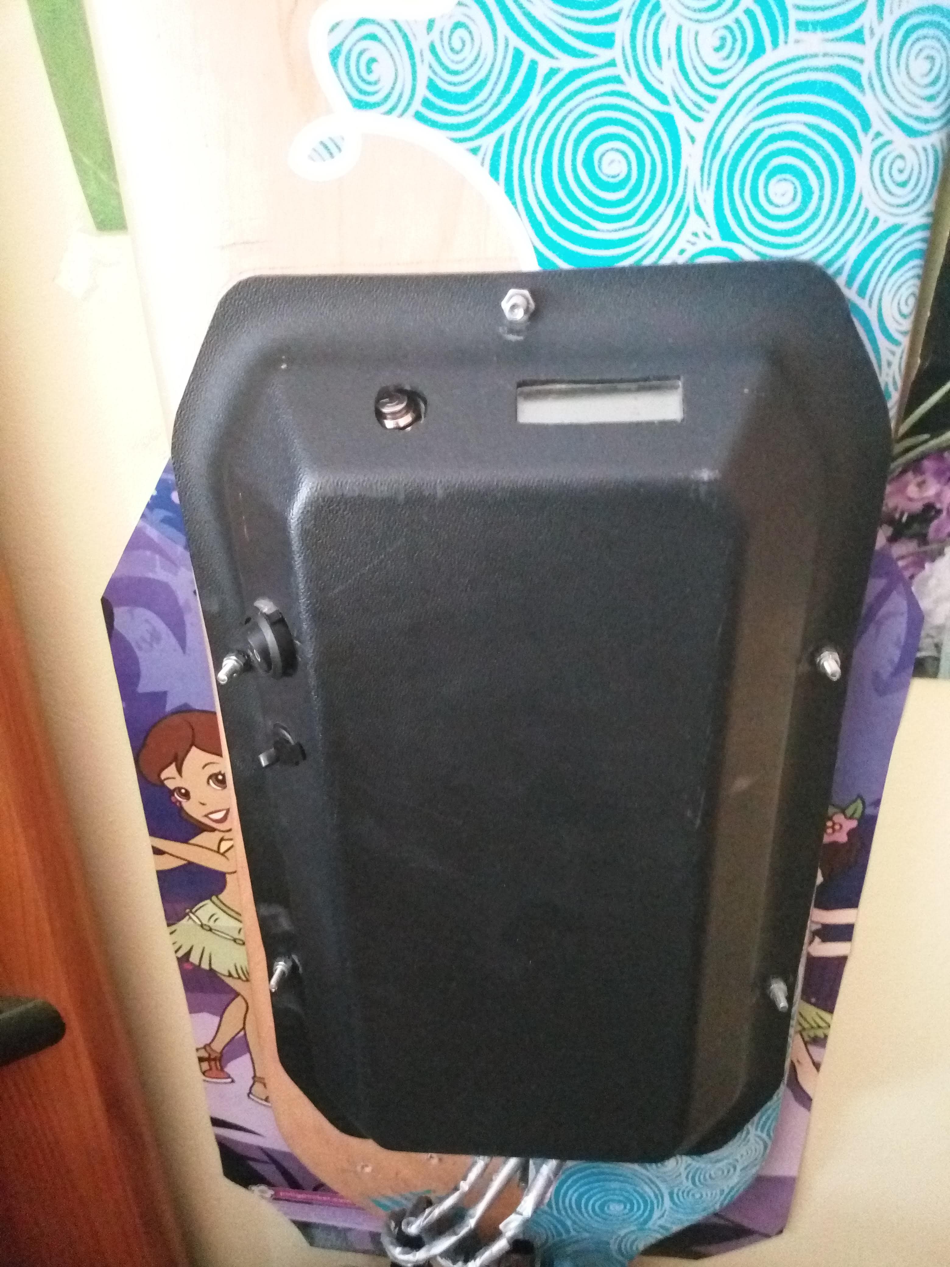 Caja electrónica montada